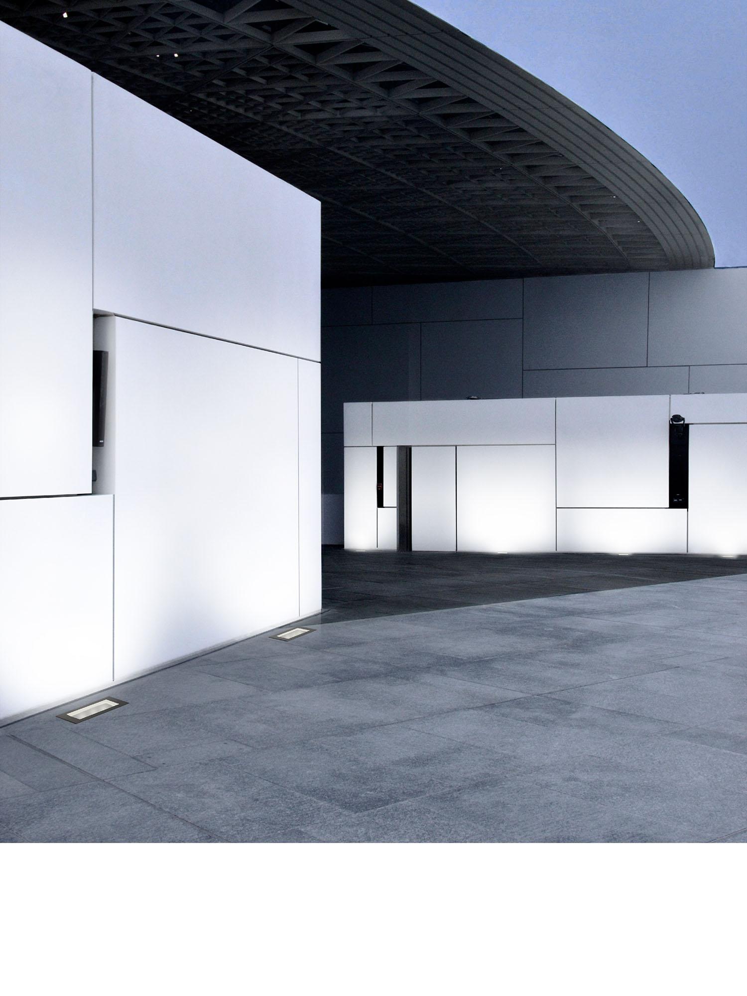 Facade lighting: 
how to illuminate with 
outdoor recessed spotlights