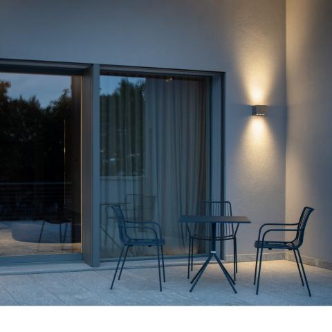 Types of outdoor lighting: how to choose between spotlights, wall lights and spotlights