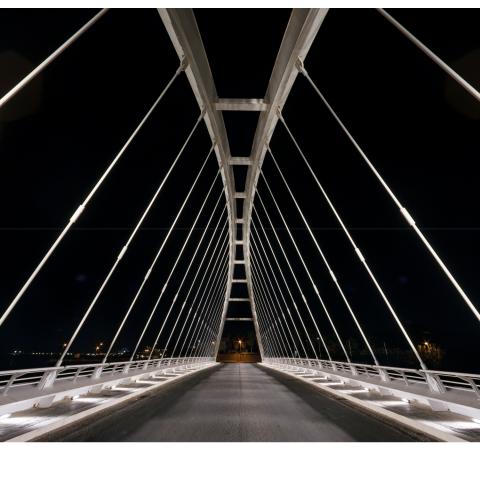 Pont Arena de Mazara del Vallo: quand la lumière redonne de la valeur à une infrastructure