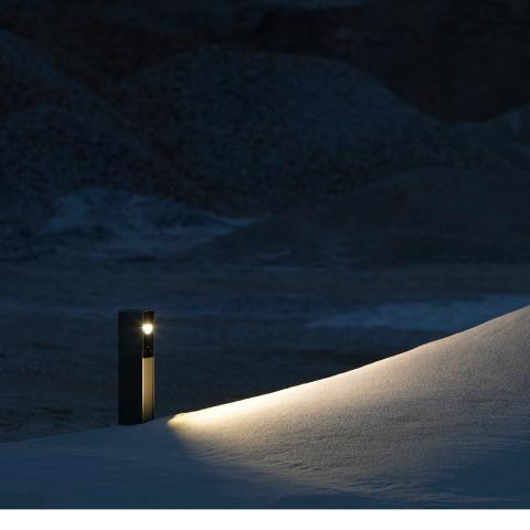 Outdoor pole lights: How to efficiently illuminate outdoor driveways and walls